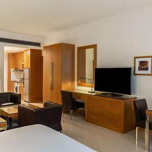 Studio 1 King complimentary shuttle service to Dubai Mall & Kite Beach